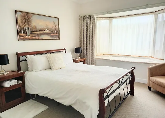 Ocean Aspect And Central To Cbd - Cosheirm Apartments On Merri