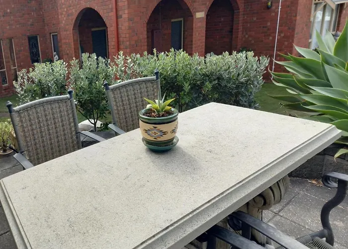 Ocean Aspect And Central To Cbd - Cosheirm Apartments On Merri